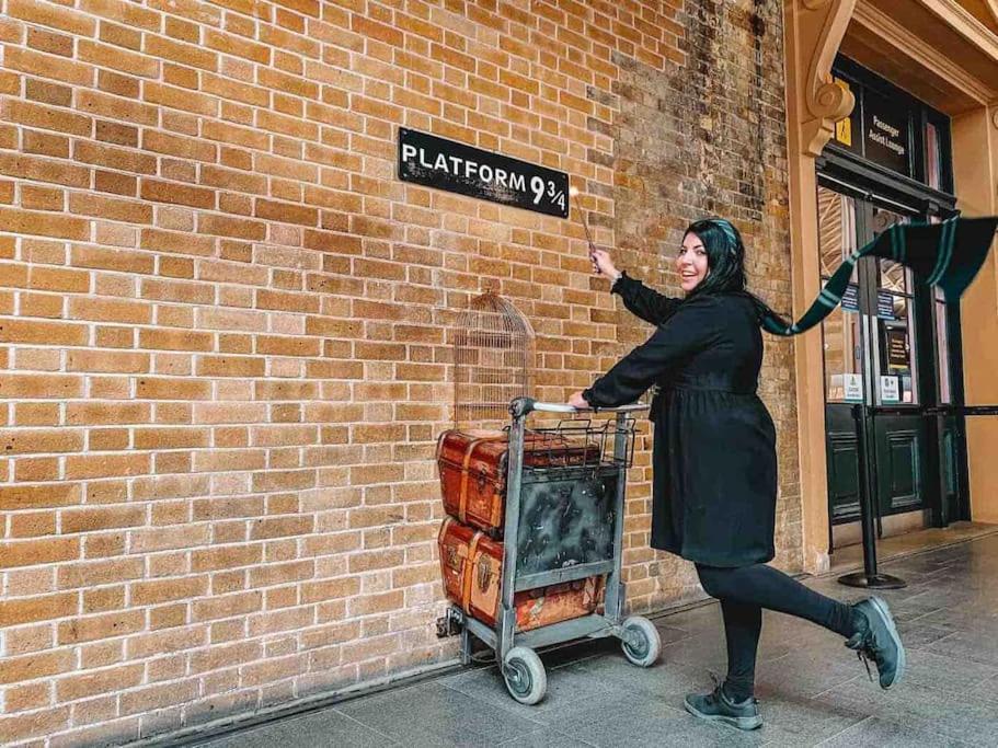 Платформа 9 3 4 фото PLATFORM 9 3/4 BY CONDOKEEPER ≡ Лондон, Великобритания ≡ Lowest Booking Rates Fo